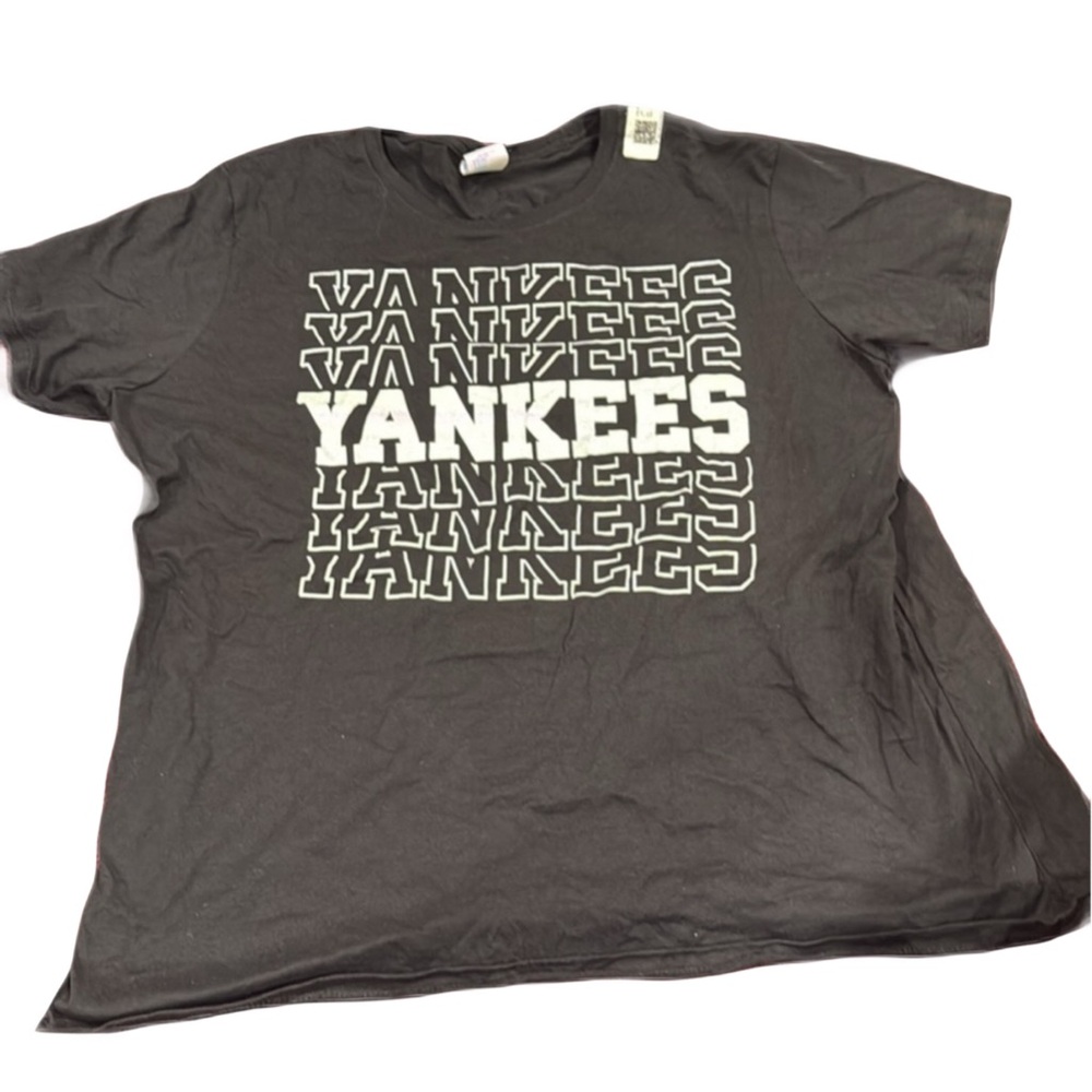 NY New York Yankees MLB  Port & Company Women XL tee shirt NWT host pick